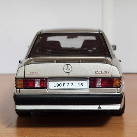[AutoArt] 1-18 Mercedes-Benz 1984 190E 2.3-16 Nu_rburgring Challenge #11 Senna Die-Cast