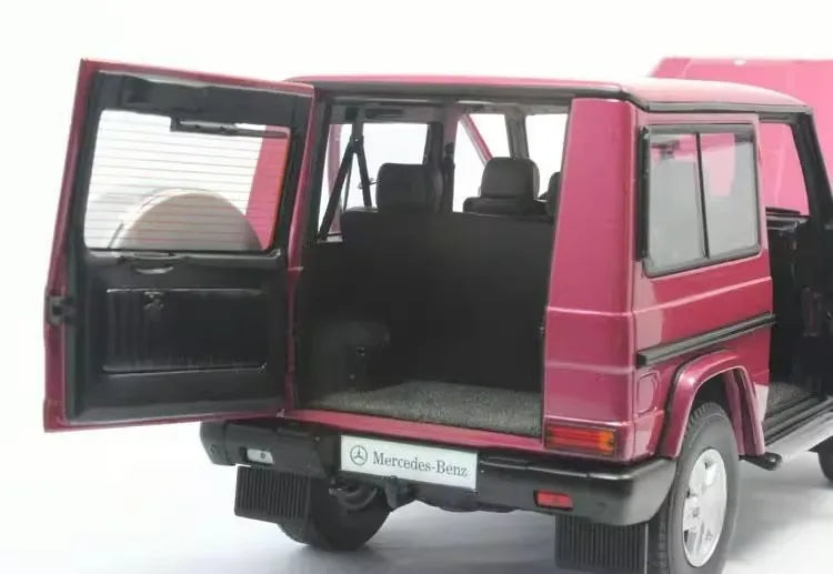 [AutoArt] 1:18 Mercedes-Benz 1998 G500 SWB Pink Model Car Die-Cast