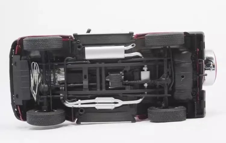 [AutoArt] 1:18 Mercedes-Benz 1998 G500 SWB Pink Model Car Die-Cast
