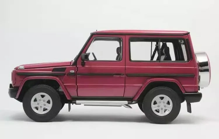 [AutoArt] 1:18 Mercedes-Benz 1998 G500 SWB Pink Model Car Die-Cast