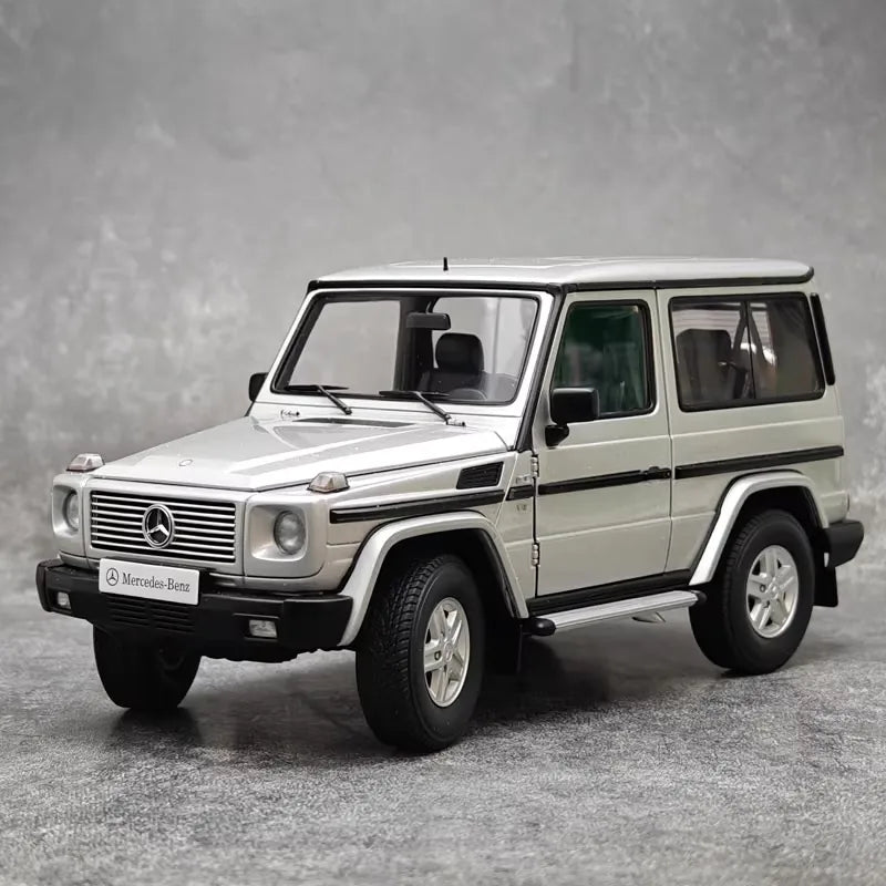 [AutoArt] 1:18 Mercedes-Benz 1998 G500 SWB Silver Model Car Die-Cast