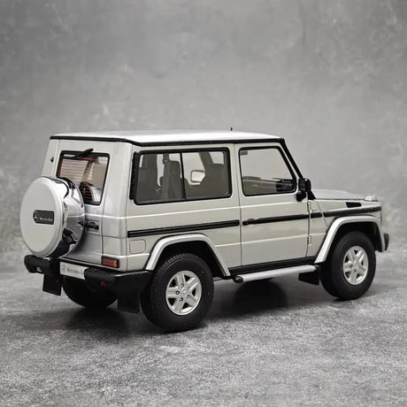 [AutoArt] 1:18 Mercedes-Benz 1998 G500 SWB Silver Model Car Die-Cast