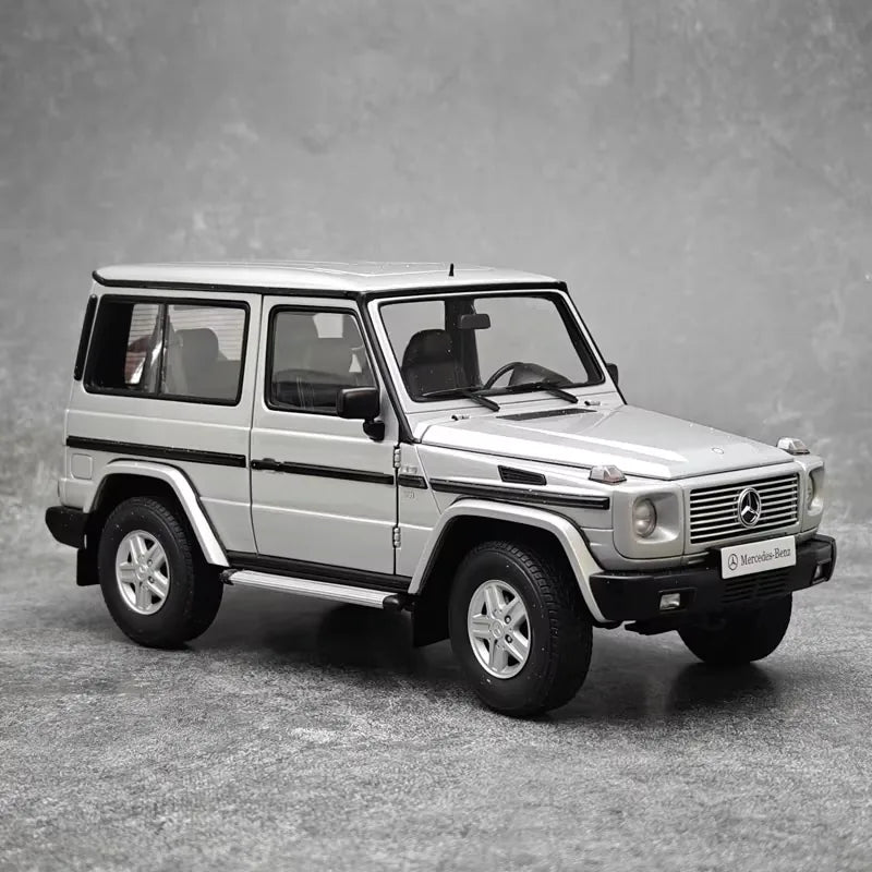 [AutoArt] 1:18 Mercedes-Benz 1998 G500 SWB Silver Model Car Die-Cast