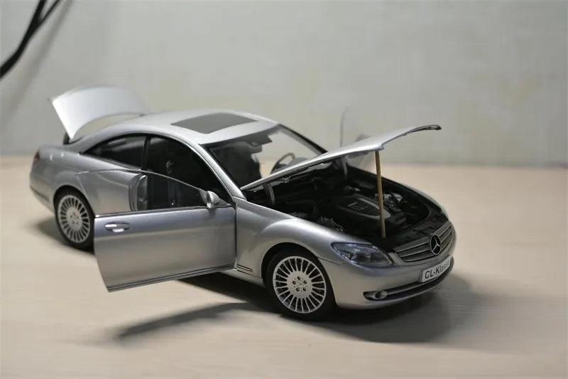 [AutoArt] 1:18 Mercedes-Benz 2006 CL-Klasse Coupe Silver Model Car Die-Cast