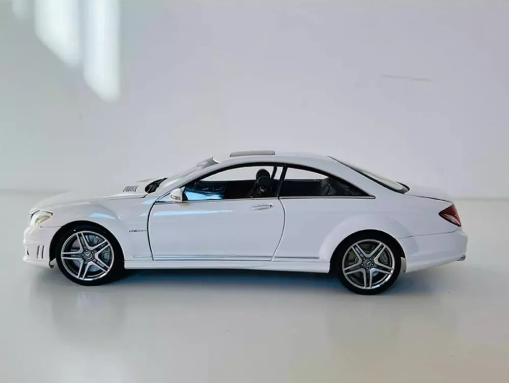 [AutoArt] 1:18 Mercedes-Benz 2007 CL63 AMG W216 White Model Car Die-Cast