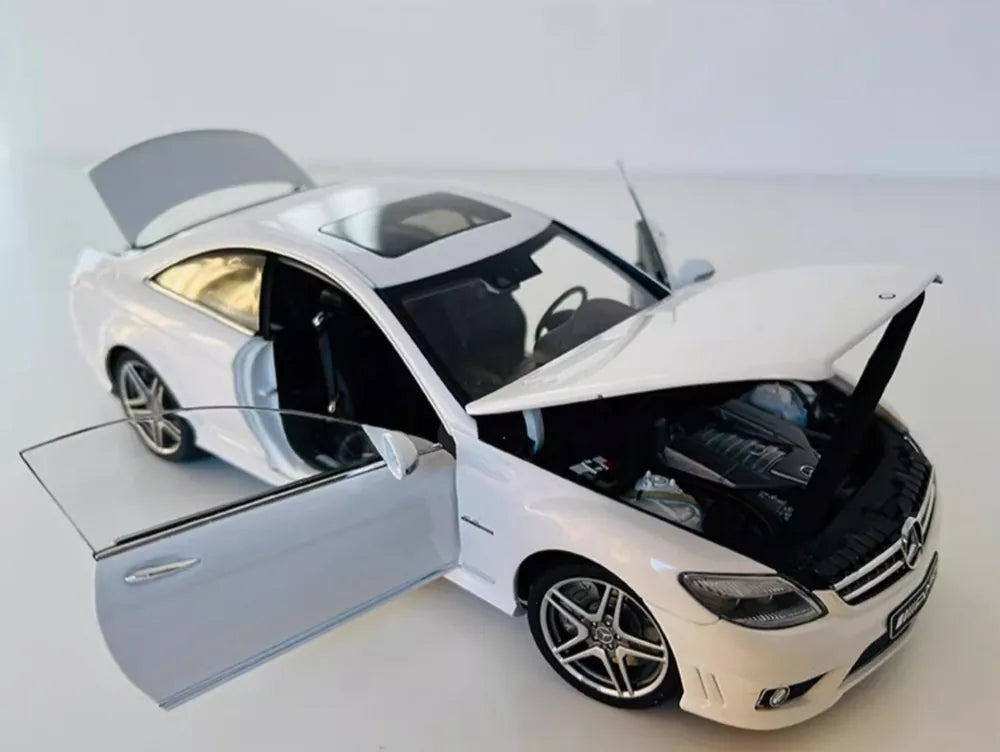 [AutoArt] 1:18 Mercedes-Benz 2007 CL63 AMG W216 White Model Car Die-Cast