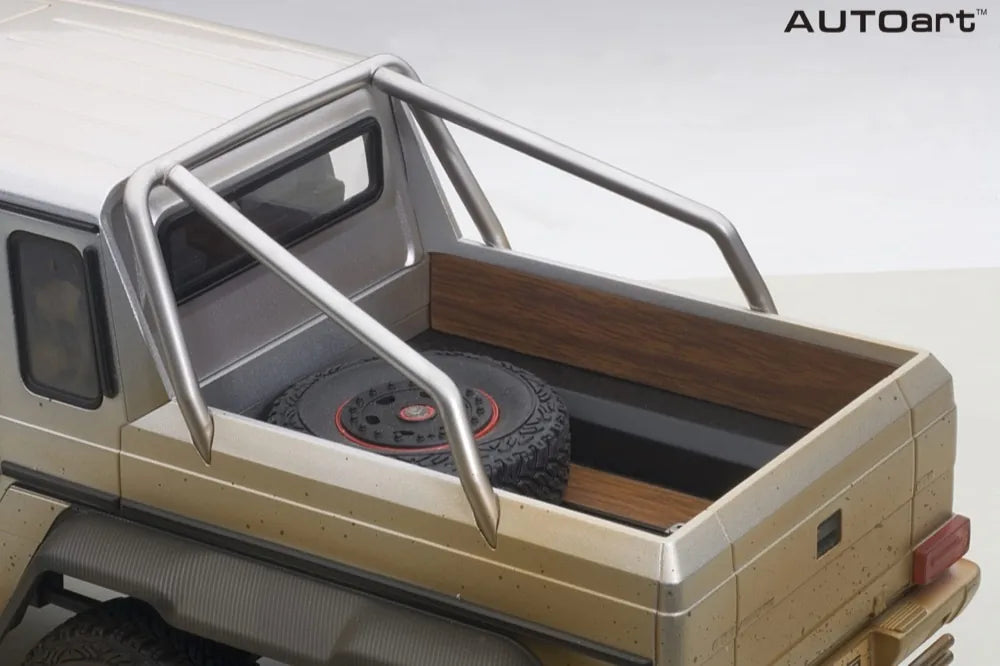 [AutoArt] 1:18 Mercedes-Benz 2013 G63 AMG 6x6 Mud Silver Model Car Die-Cast