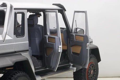 [AutoArt] 1:18 Mercedes-Benz 2013 G63 AMG 6x6 Silver Model Car Die-Cast