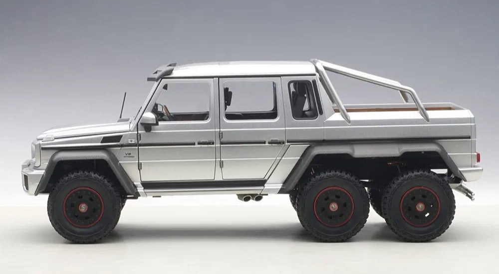 [AutoArt] 1:18 Mercedes-Benz 2013 G63 AMG 6x6 Silver Model Car Die-Cast