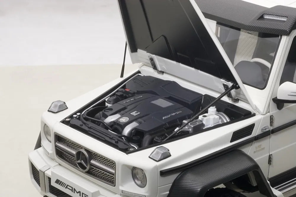 [AutoArt] 1:18 Mercedes-Benz 2013 G63 AMG 6x6 White Model Car Die-Cast