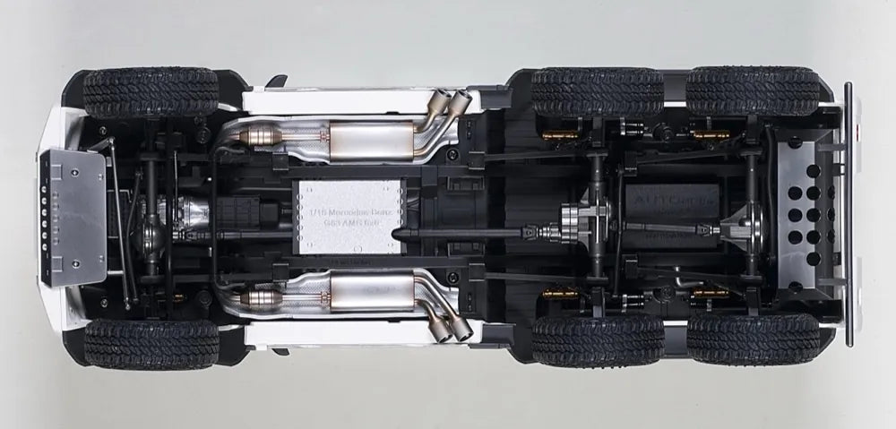 [AutoArt] 1:18 Mercedes-Benz 2013 G63 AMG 6x6 White Model Car Die-Cast