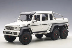 [AutoArt] 1:18 Mercedes-Benz 2013 G63 AMG 6x6 White Model Car Die-Cast