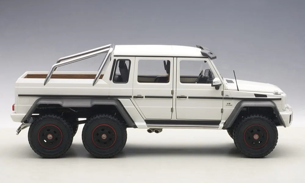 [AutoArt] 1:18 Mercedes-Benz 2013 G63 AMG 6x6 White Model Car Die-Cast