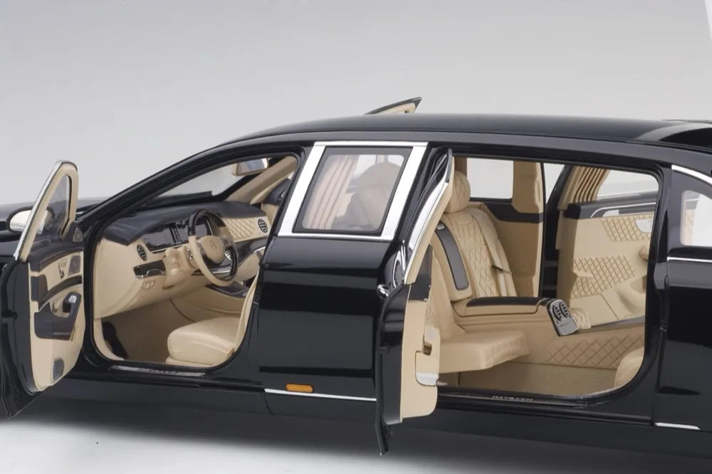 [AutoArt] 1:18 Mercedes-Maybach 2016 S600 Pullman Black Model Car Die-Cast