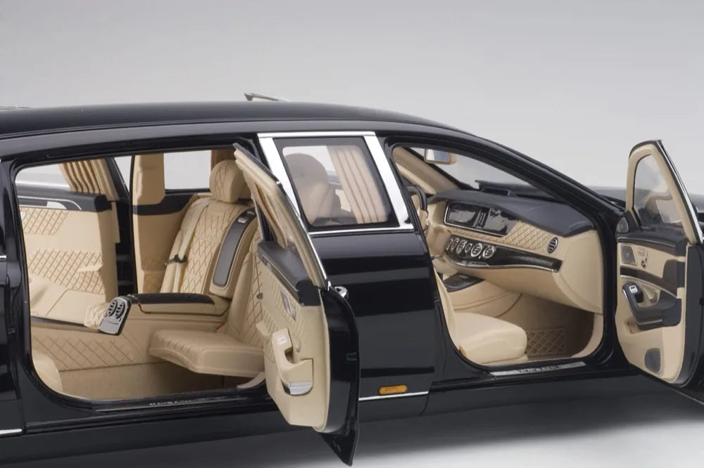 [AutoArt] 1:18 Mercedes-Maybach 2016 S600 Pullman Black Model Car Die-Cast
