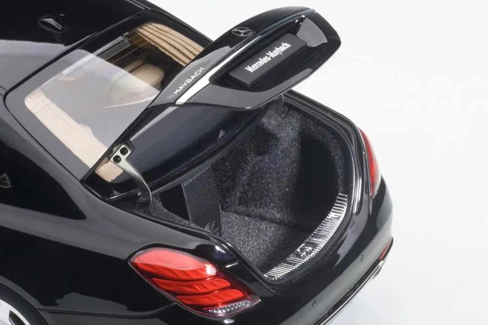 [AutoArt] 1:18 Mercedes-Maybach 2016 S600 Pullman Black Model Car Die-Cast