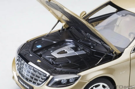 [AutoArt] 1:18 Mercedes-Maybach 2016 S600 Pullman Gold Model Car Die-Cast