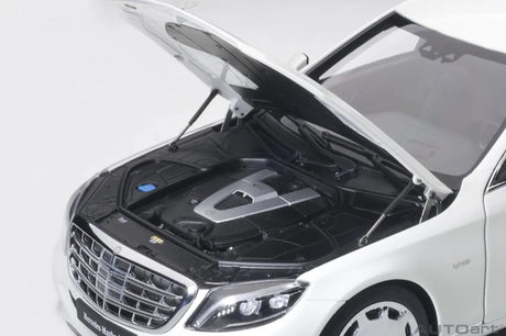 [AutoArt] 1:18 Mercedes-Maybach 2016 S600 Pullman White Model Car Die-Cast