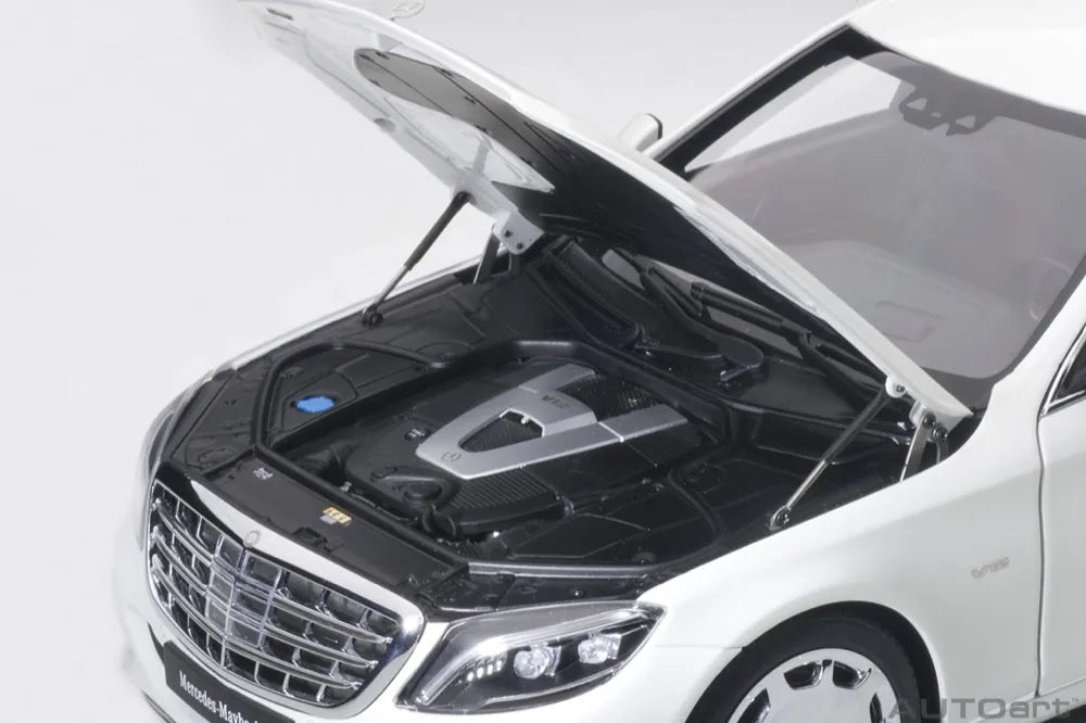 [AutoArt] 1:18 Mercedes-Maybach 2016 S600 Pullman valkoinen pienoismalli Die-Cast