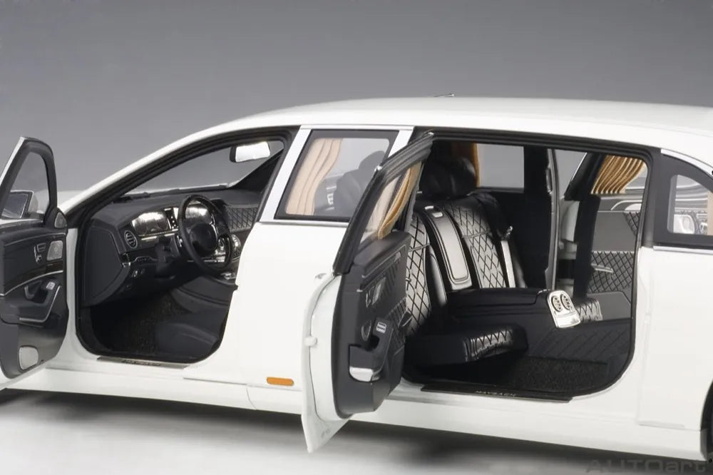 [AutoArt] 1:18 Mercedes-Maybach 2016 S600 Pullman valkoinen pienoismalli Die-Cast