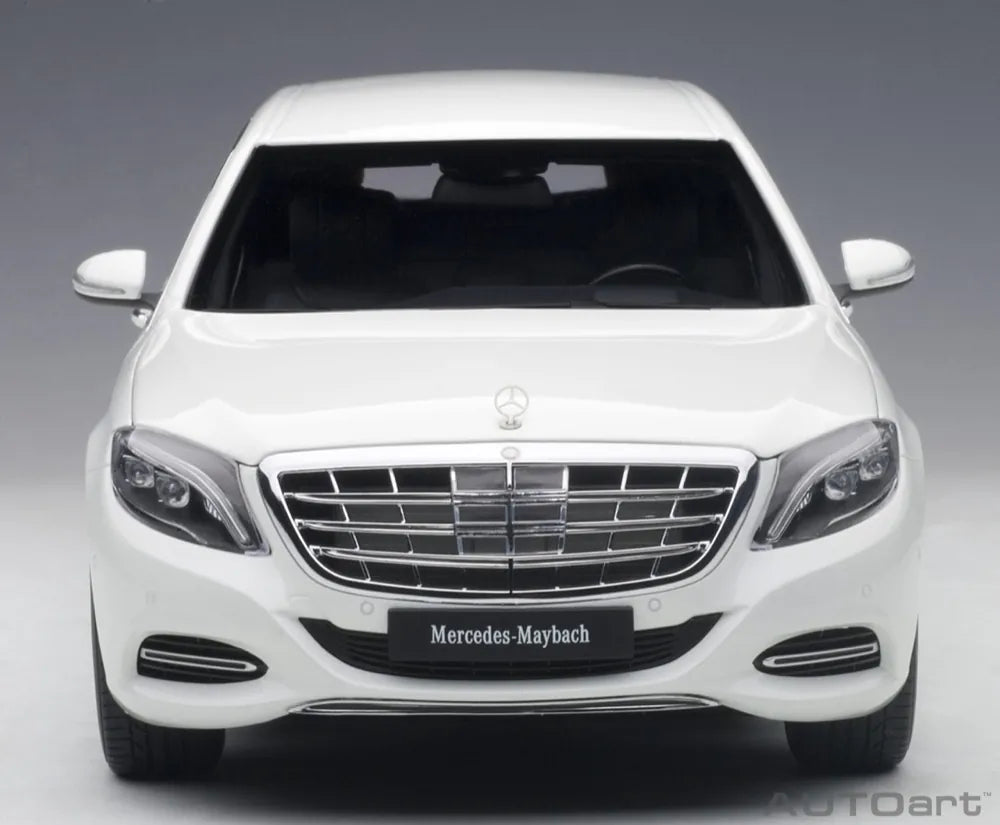 [AutoArt] 1:18 Mercedes-Maybach 2016 S600 Pullman valkoinen pienoismalli Die-Cast