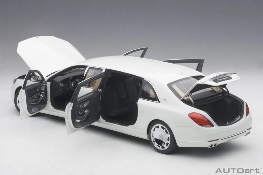 [AutoArt] 1:18 Mercedes-Maybach 2016 S600 Pullman valkoinen pienoismalli Die-Cast