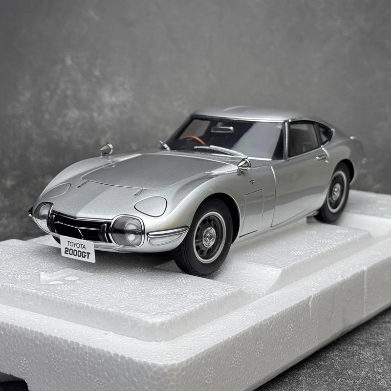 [AutoArt] 1:18 Toyota 1967 2000GT Silver Model Car Die-Cast