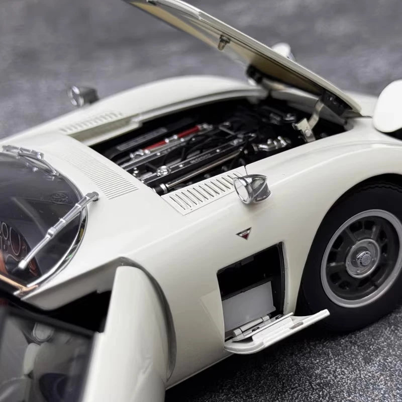 [AutoArt] 1:18 Toyota 1967 2000GT White Model Car Die-Cast