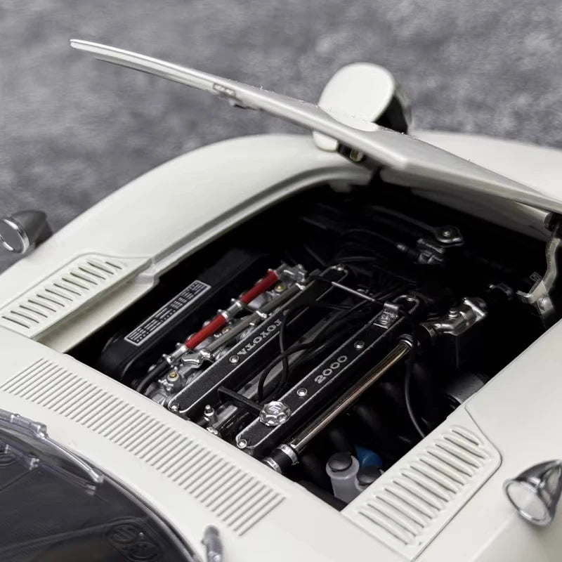 [AutoArt] 1:18 Toyota 1967 2000GT White Model Car Die-Cast