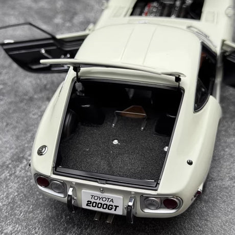 [AutoArt] 1:18 Toyota 1967 2000GT White Model Car Die-Cast