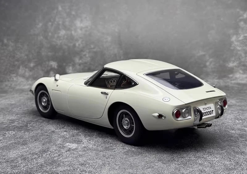 [AutoArt] 1:18 Toyota 1967 2000GT White Model Car Die-Cast