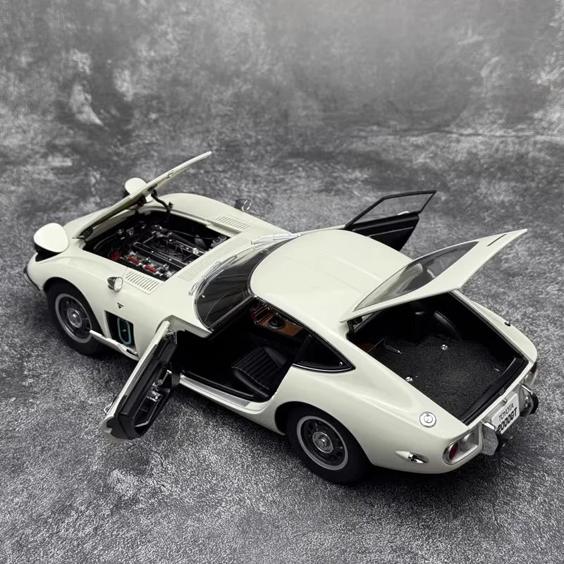 [AutoArt] 1:18 Toyota 1967 2000GT White Model Car Die-Cast