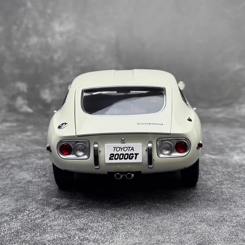 [AutoArt] 1:18 Toyota 1967 2000GT White Model Car Die-Cast
