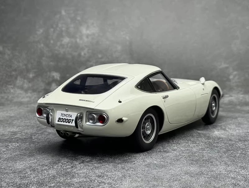 [AutoArt] 1:18 Toyota 1967 2000GT White Model Car Die-Cast