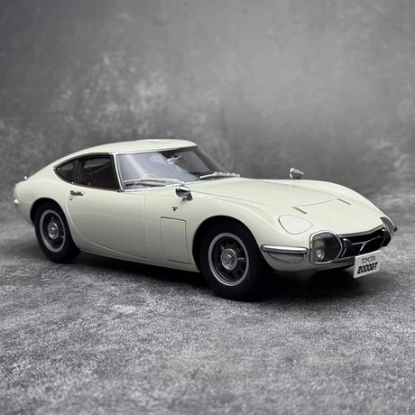 [AutoArt] 1:18 Toyota 1967 2000GT White Model Car Die-Cast