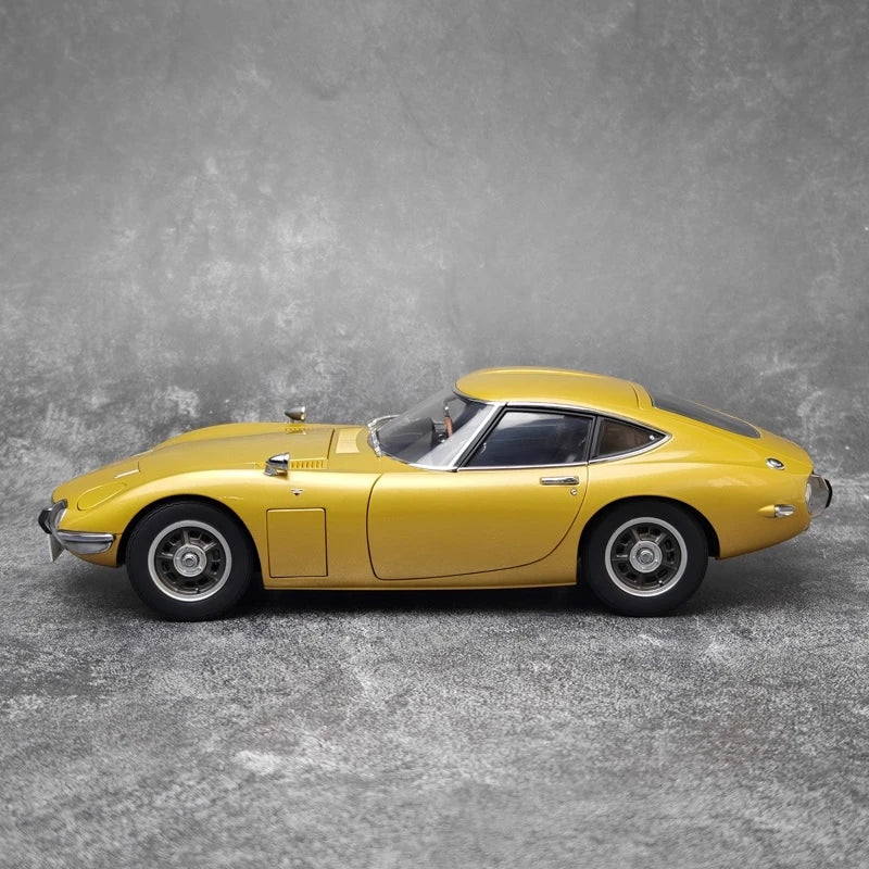 [AutoArt] 1:18 Toyota 1967 2000GT Yellow Model Car Die-Cast