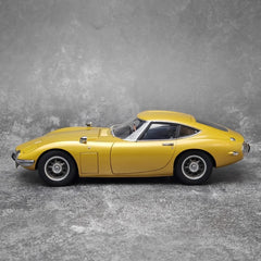 [AutoArt] 1:18 Toyota 1967 2000GT Yellow Model Car Die-Cast