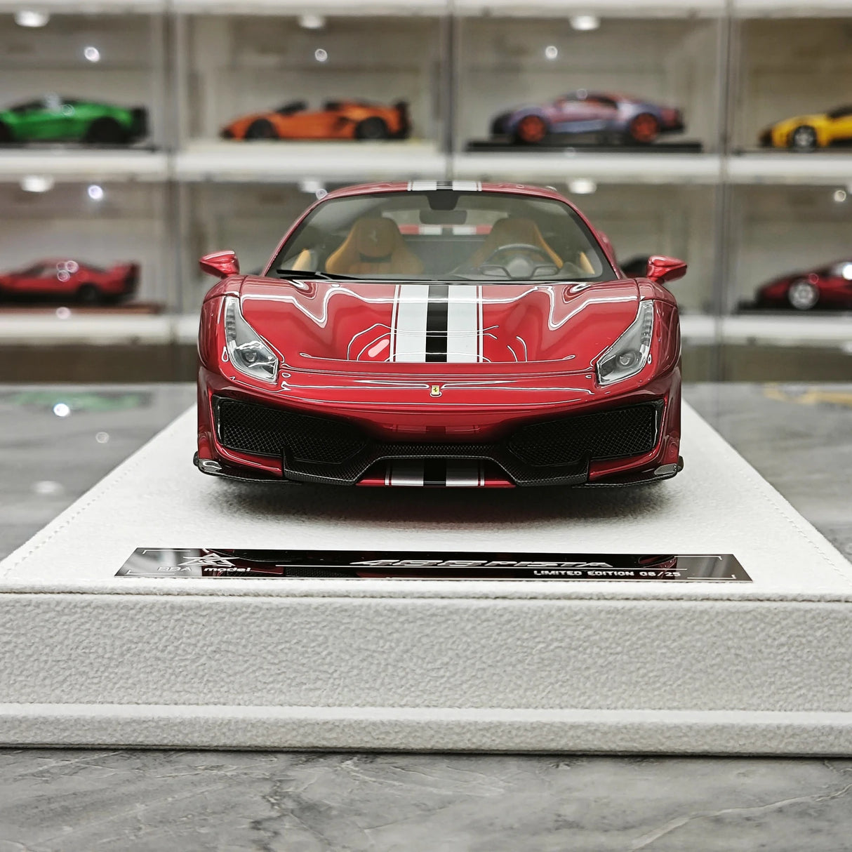 BBA Ferrari 2018 488 Pista Metallic Red Silver Black Livery 1:18 – Sammelobjekt-Resin-Modellharz