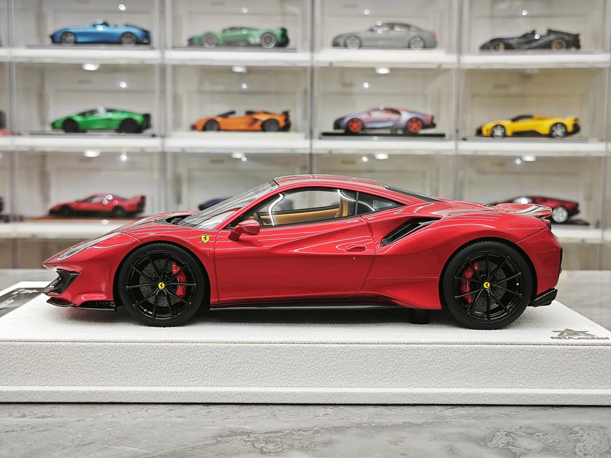 BBA Ferrari 2018 488 Pista Metallic Red Silver Black Livery 1:18 – Sammelobjekt-Resin-Modellharz