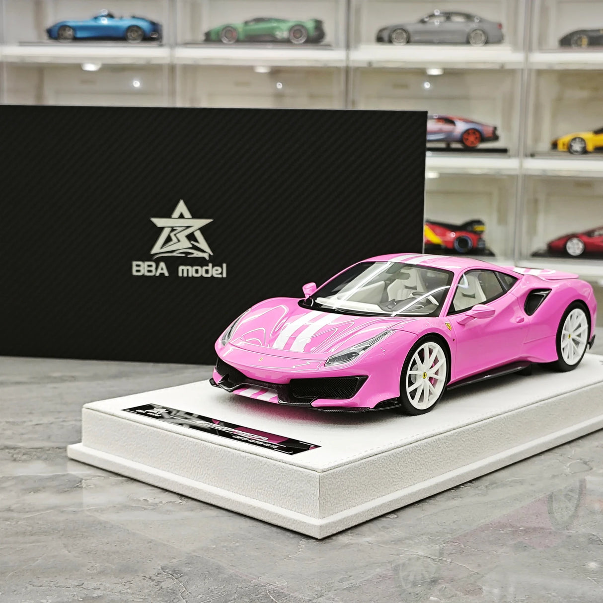 BBA Ferrari 2018 488 Pista Pink White 1:18 – Resina de Modelo de Resina de Coleção