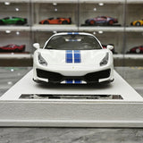 BBA Ferrari 2018 488 Pista White Blue Livery 1:18 – Resina de Modelo de Resina de Coleção