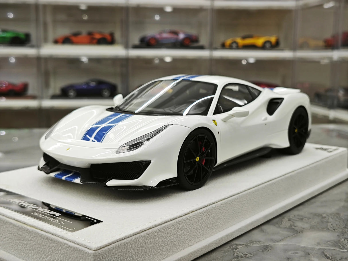 BBA Ferrari 2018 488 Pista White Blue Livery 1:18 – Resina de Modelo de Resina de Coleção