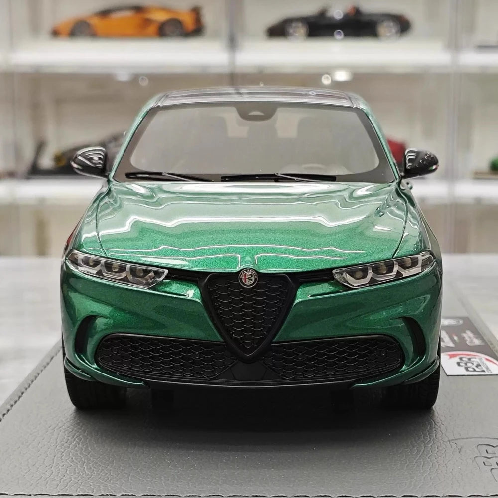 [BBR] 1:18 Alfa Romeo 2023 Tonale Green Model Car Resin