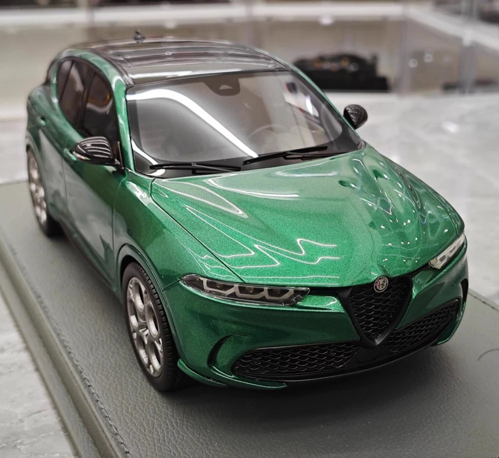 [BBR] 1:18 Alfa Romeo 2023 Tonale Green Model Car Resin