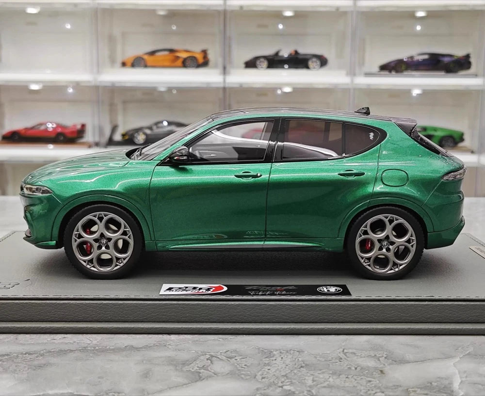 [BBR] 1:18 Alfa Romeo 2023 Tonale Green Model Car Resin
