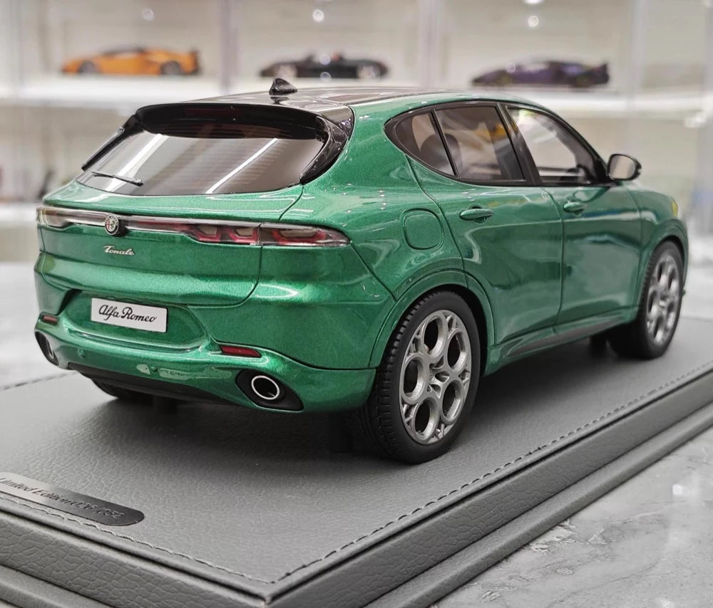 [BBR] 1:18 Alfa Romeo 2023 Tonale Green Model Car Resin