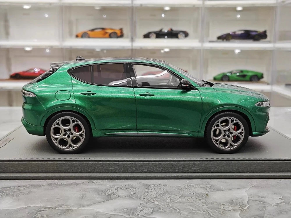 [BBR] 1:18 Alfa Romeo 2023 Tonale Green Model Car Resin