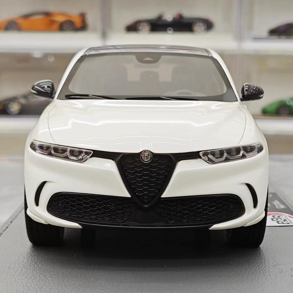 [BBR] 1:18 Alfa Romeo 2023 Tonale White Model Car Resin