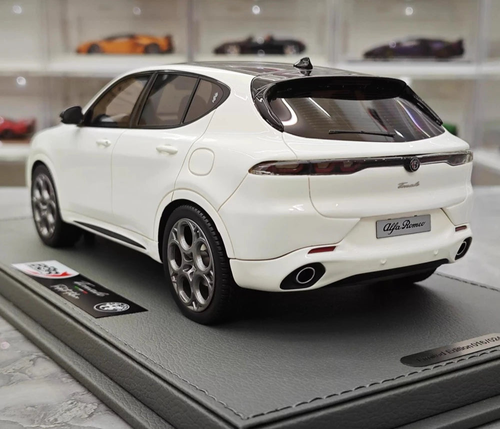 [BBR] 1:18 Alfa Romeo 2023 Tonale White Model Car Resin