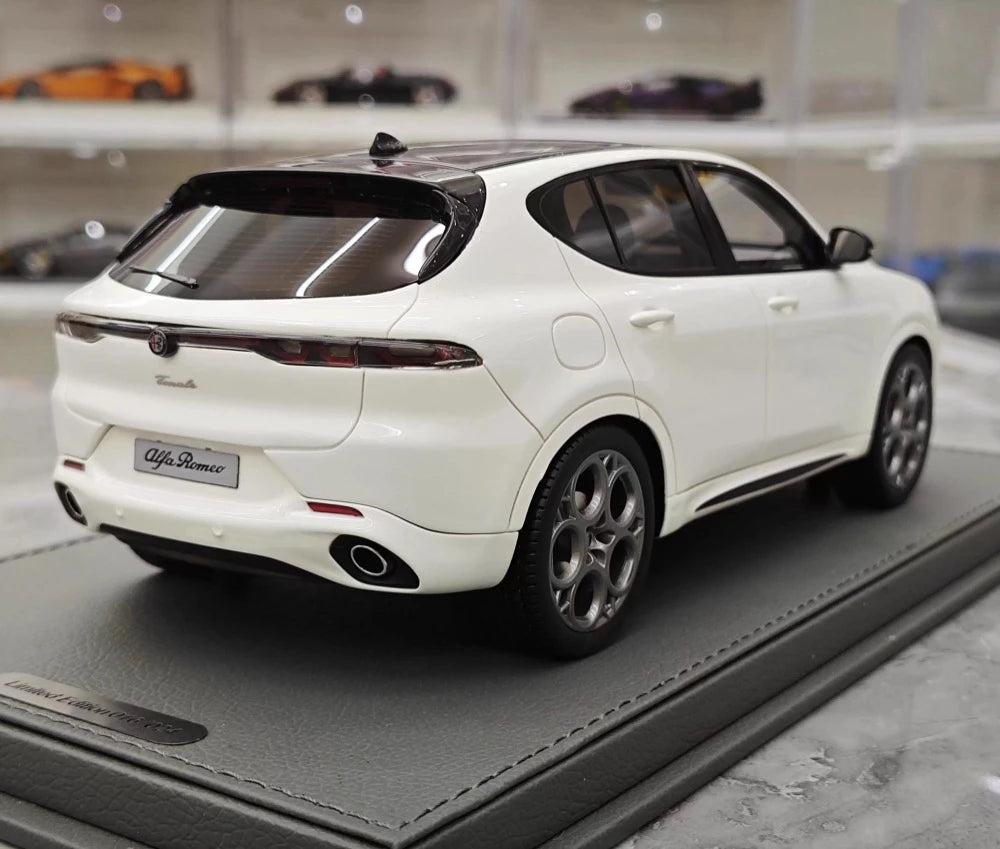 [BBR] 1:18 Alfa Romeo 2023 Tonale White Model Car Resin